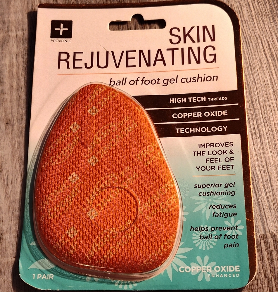 NWT! Skin Rejuvenating Gel Cushion